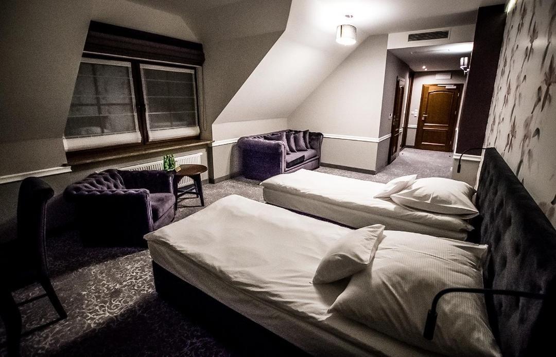 Hotel Palac Poledno Стая снимка