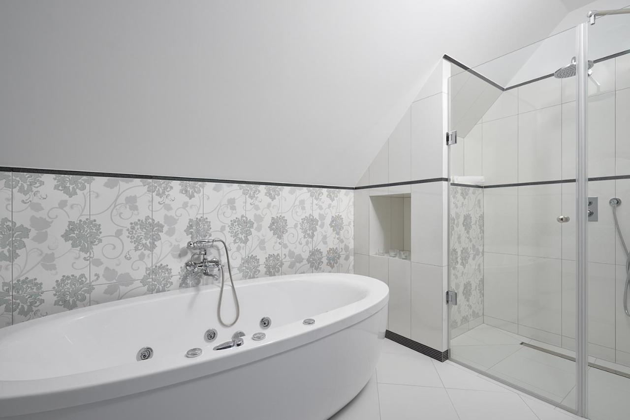 Hotel Palac Poledno Стая снимка