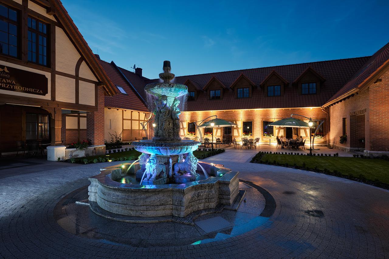 Hotel Palac Poledno Екстериор снимка