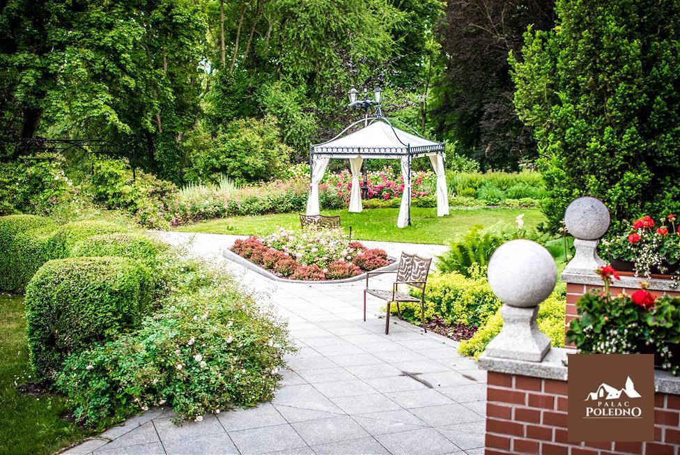 Hotel Palac Poledno Екстериор снимка