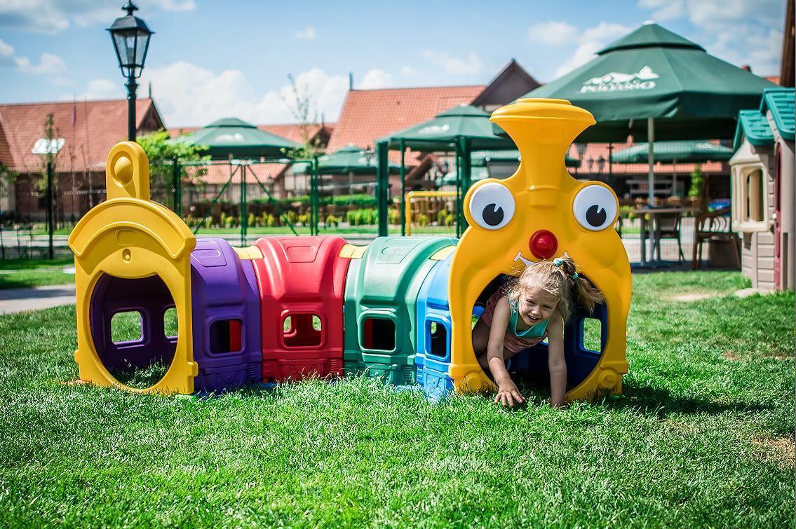 Hotel Palac Poledno Екстериор снимка