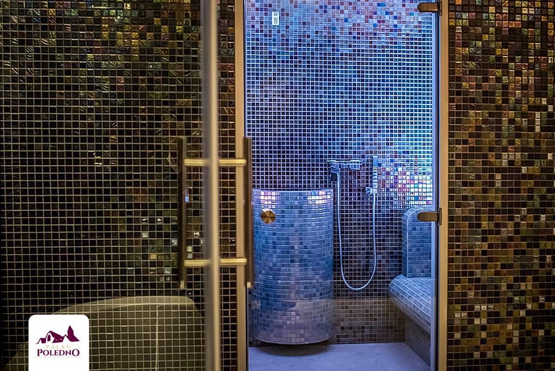 Hotel Palac Poledno Екстериор снимка