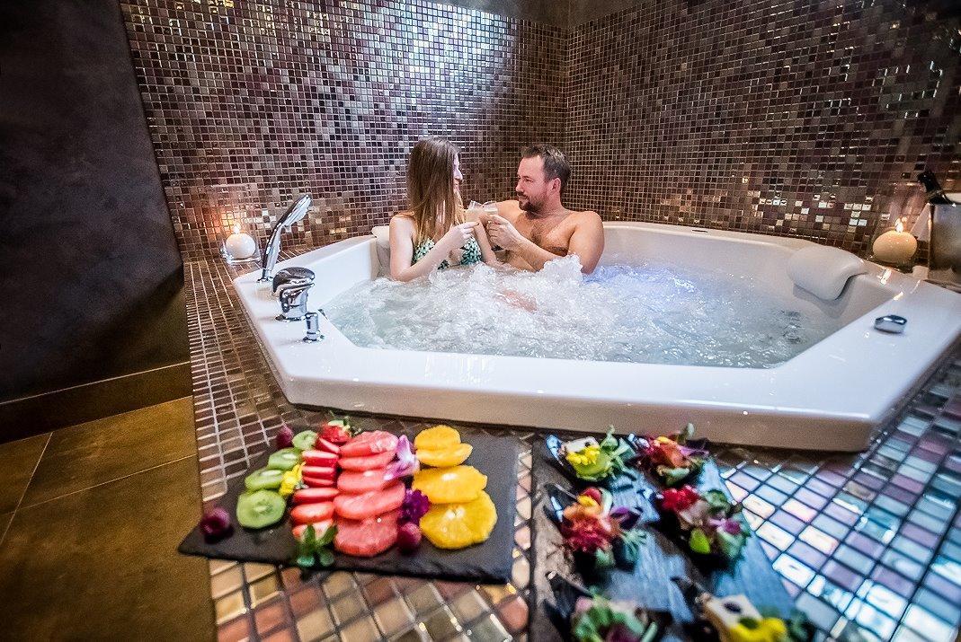 Hotel Palac Poledno Екстериор снимка