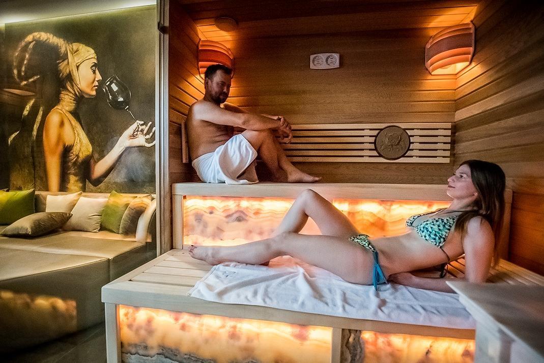 Hotel Palac Poledno Екстериор снимка